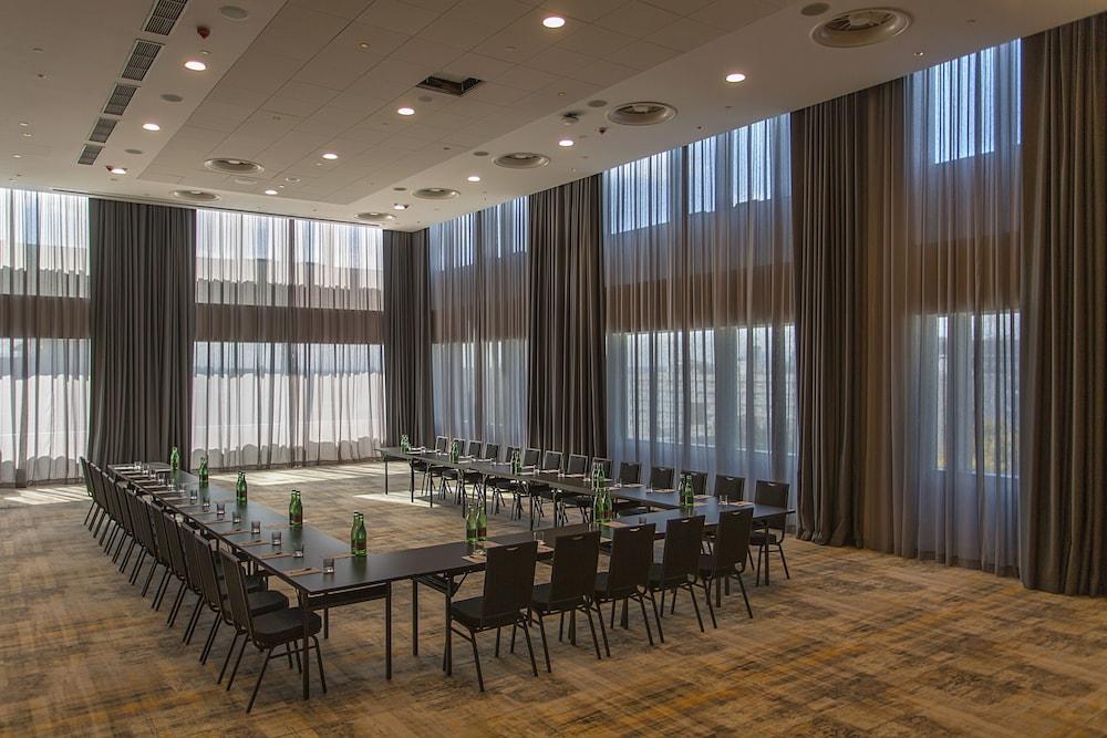 Hilton Garden Inn Zagreb - Radnicka Exterior foto